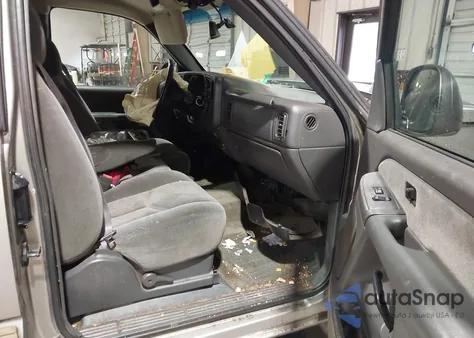 2003 Chevrolet Silverado 1500 Ls из США, поврежденный, VIN 2GCEC19T131284764